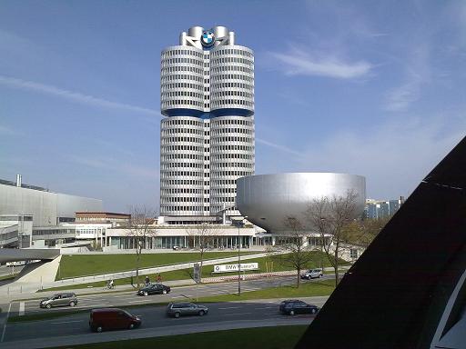 BMW Hauptsitz Vierzylinder BMW Hauptsitz Vierzylinder